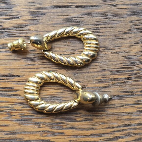 Trifari vintage 80s rope twist goldtone earrings - Picture 4 of 9